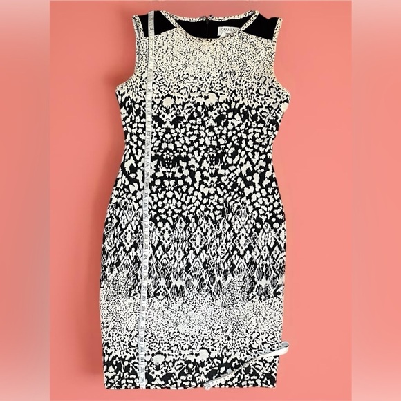 Stunning Carmen Marc Valvo Dress: Eye-Catching Patterns, Size S – Stand Out! - Picture 8 of 12